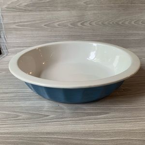 Baking Pie Dish Blue Gibson Everyday Round. Good condition. No chips or cracks.
